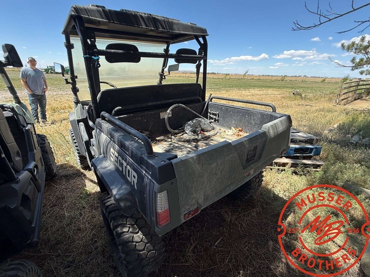 sector-550-utv-side-by-side-*non-runner-image-3
