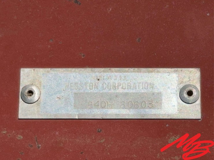 hesston-8400-image-11