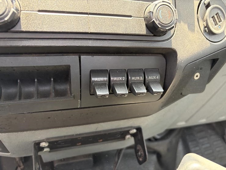 2016-ford-f650-image-22