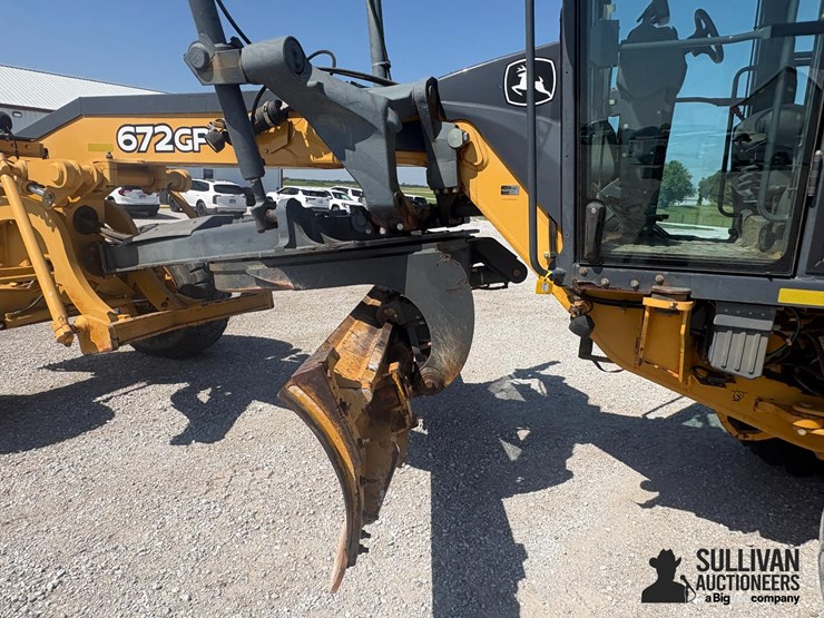 2012-deere-672gp-image-16