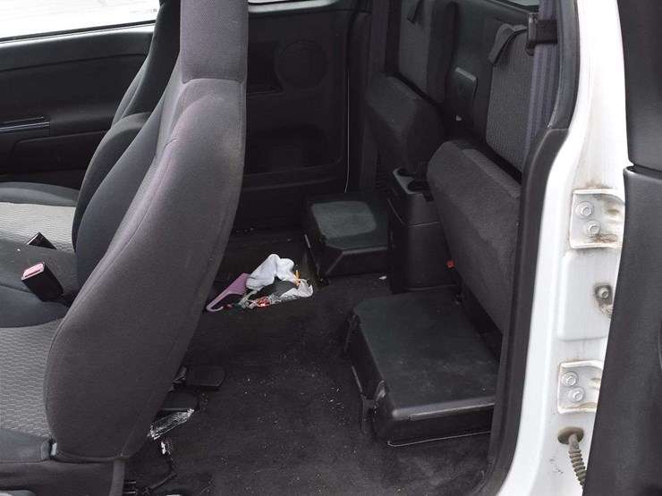 2010-gmc-canyon-sle-image-26