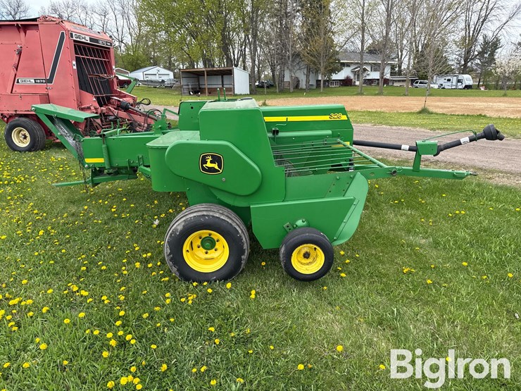 2005-john-deere-328t-small-square-baler-image-4