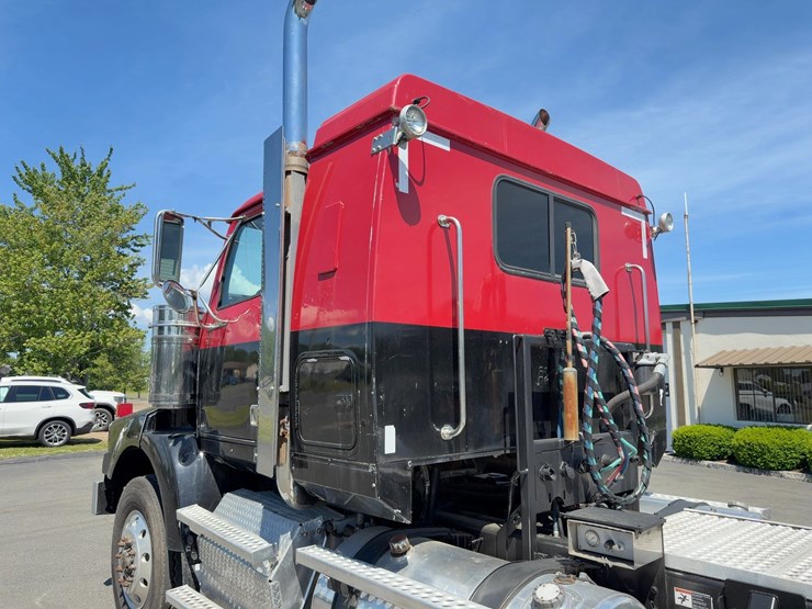 2011-western-star-4900sa-image-24