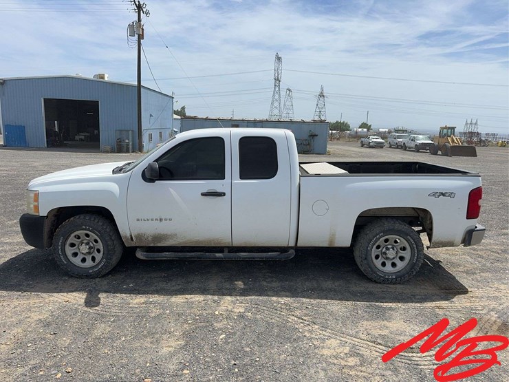 2010-chevrolet-silverado-1500-image-2