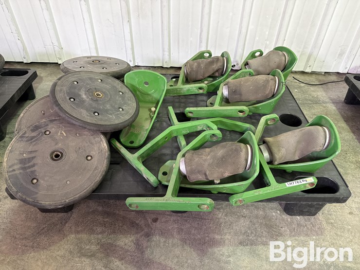 john-deere-planter-down-pressure-air-bags-w/single-valve-&-brackets-image-2