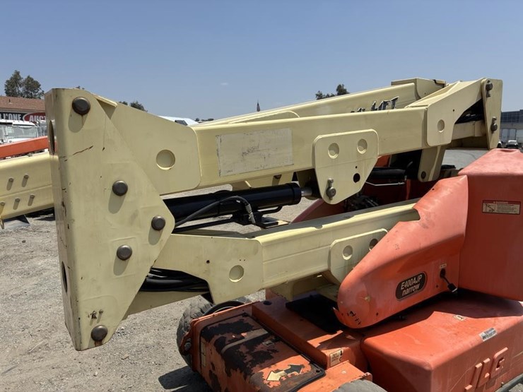 2012-jlg-e400ajpn-image-24