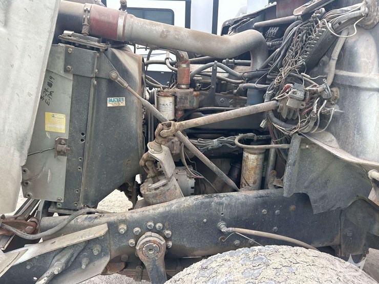 1998-mack-dm690s-image-7