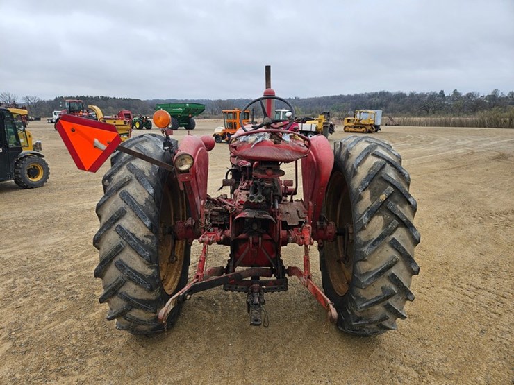 massey-ferguson-44-image-4