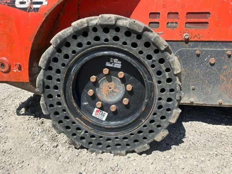 2018-kubota-ssv65-image-54