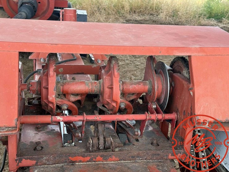 hesston-4570-image-10