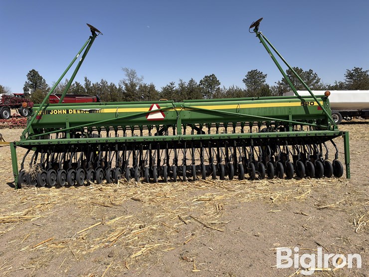 john-deere-520-image-6