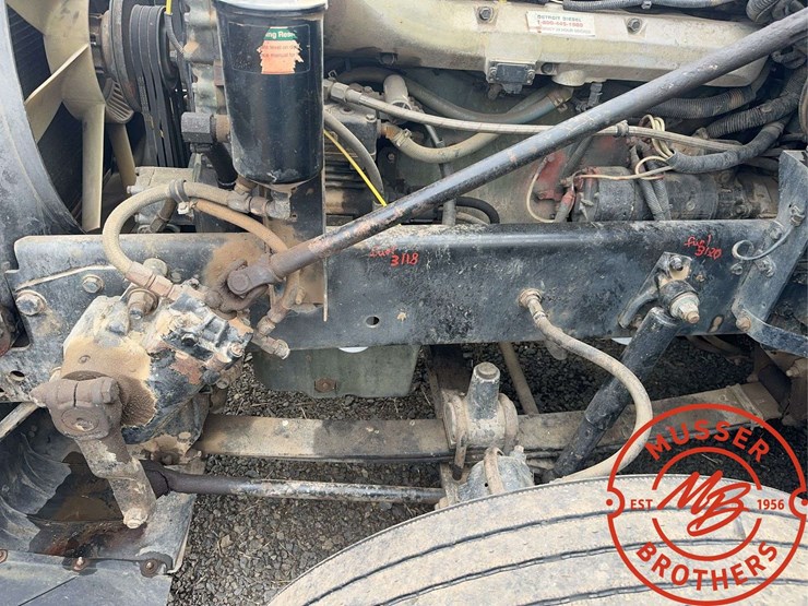 1997-freightliner-fld120-image-24