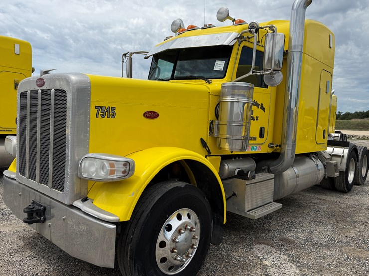 2014-peterbilt-389-image-1