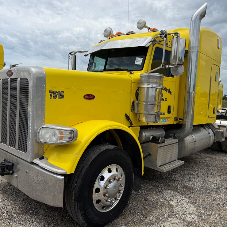 2014 PETERBILT 389