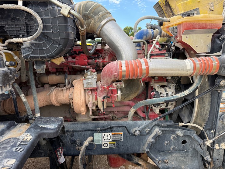 2018-peterbilt-567-image-9