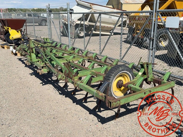 john-deere-1100-image-1