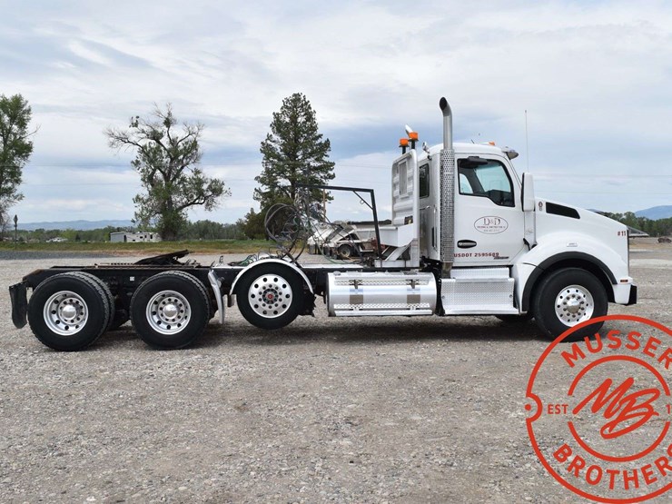 2016-kenworth-t880-image-12