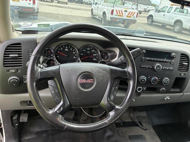 2012-gmc-2500hd-image-16