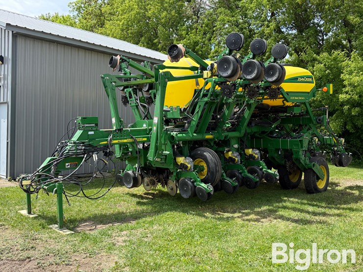 2013-john-deere-1790-ccs-image-1