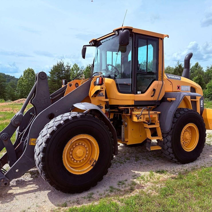 2014 VOLVO L90G