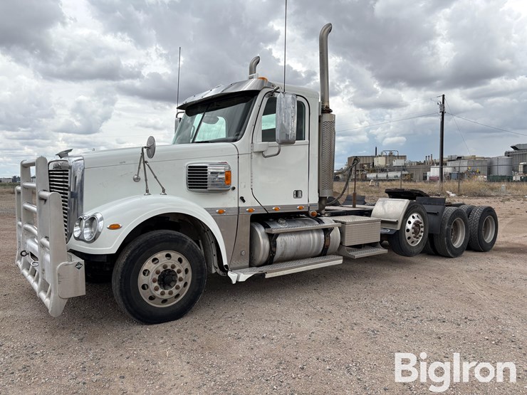 2017-freightliner-coronado-132-image-1