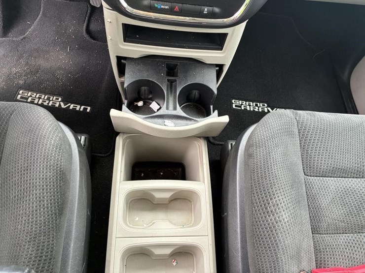2016-dodge-grand-caravan-image-18