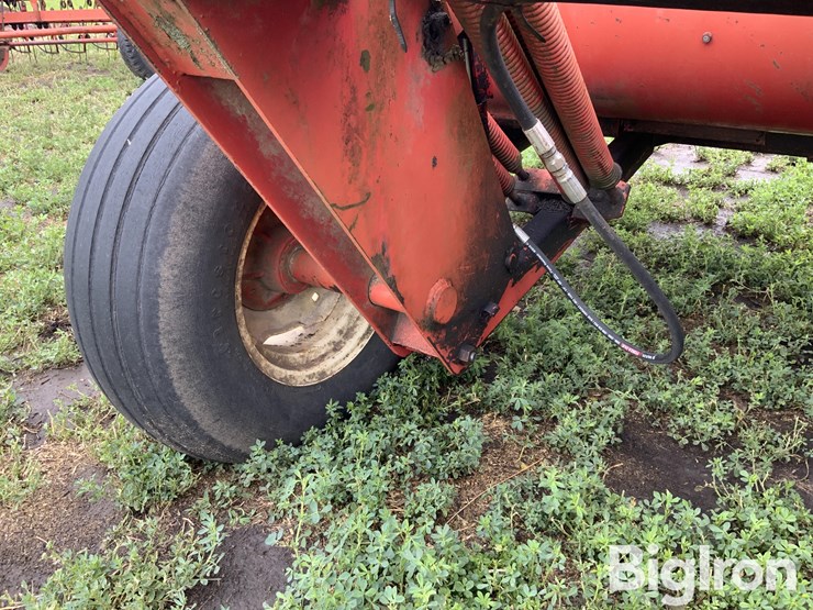 hesston-1014-image-16