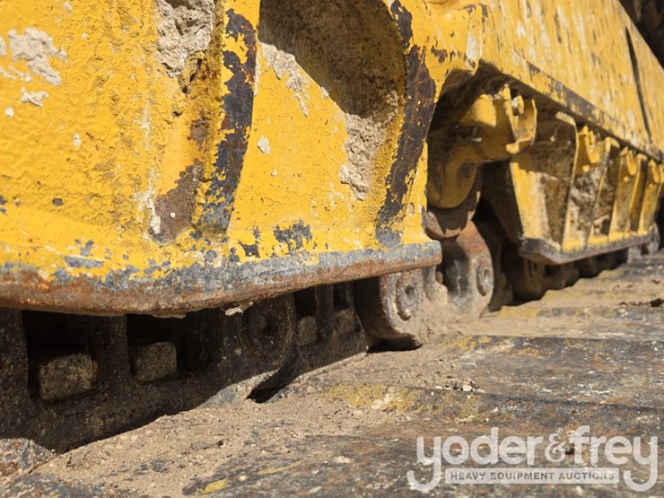 2022-komatsu-d61px-24-image-12