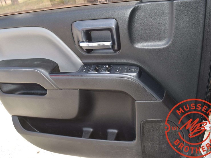 2015-chevrolet-3500-image-44