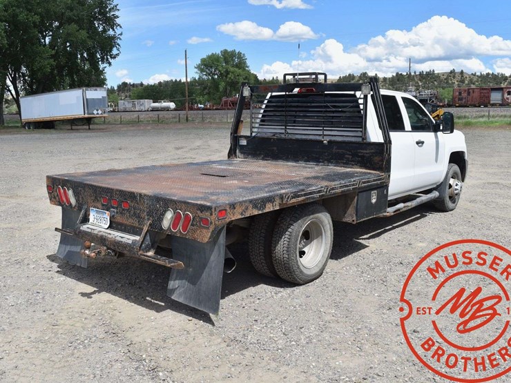 2015-chevrolet-3500-image-8