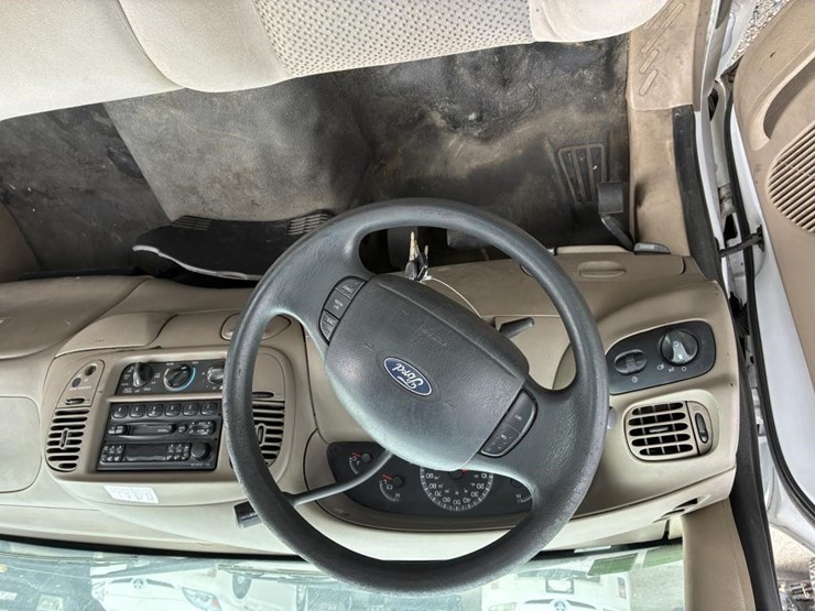 2004-ford-f150-xl-image-16