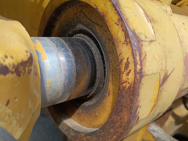 caterpillar-963b-image-77