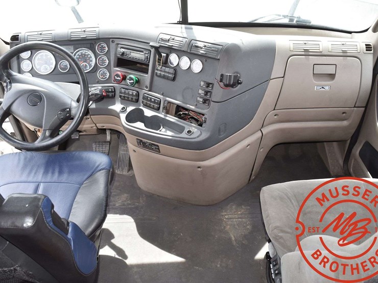 2017-freightliner-cascadia-125-image-53