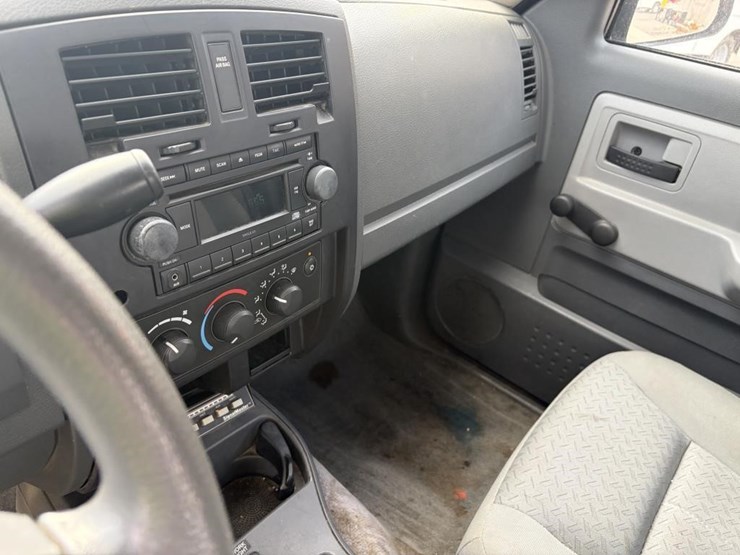 2007-dodge-dakota-image-17