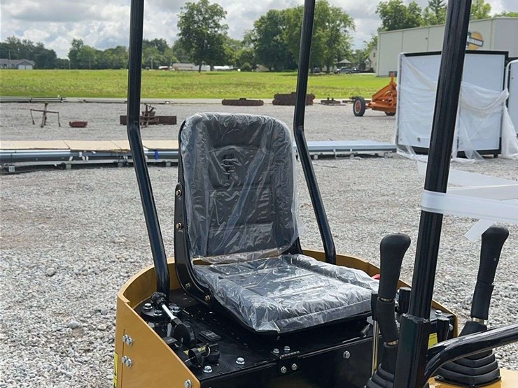 cfg-industrial-h13r-mini-excavator-image-15