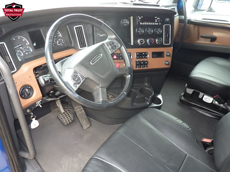 2022-freightliner-cascadia-126-image-20
