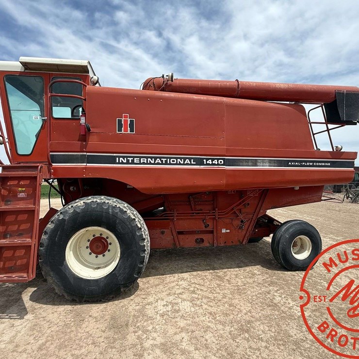 INTERNATIONAL 1440