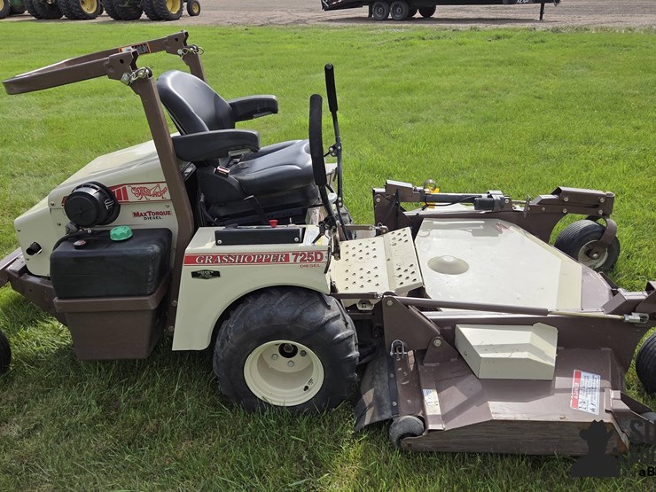 2014-grasshopper-725dt6-image-4