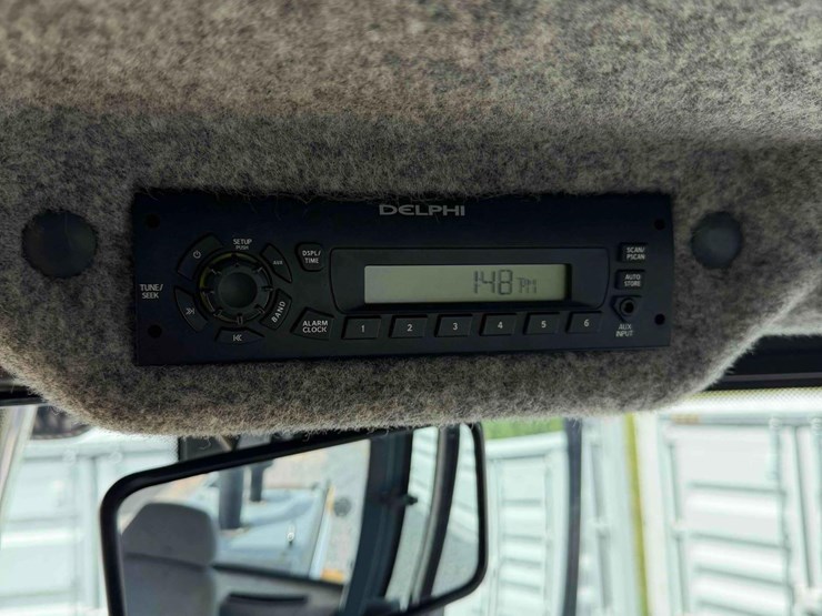 2013-deere-544k-image-26