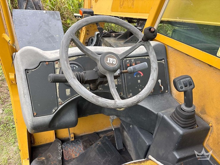caterpillar-tl943-image-10