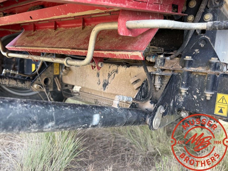 case-ih-7010-image-31