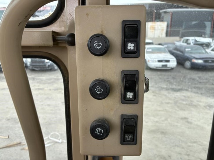 2004-caterpillar-143h-vhp-image-26