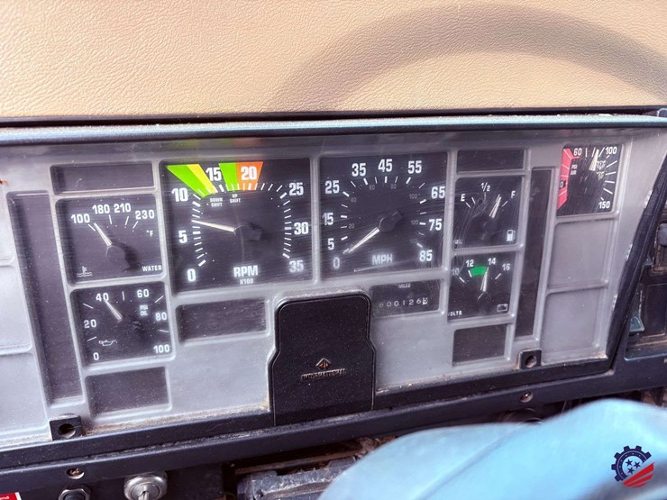 1994-international-8100-image-62