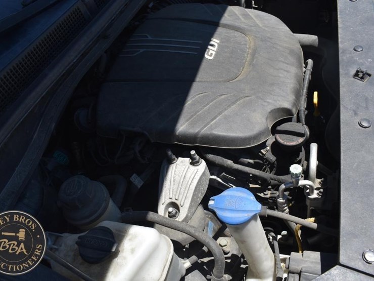 2015-kia-sedona-lx-image-30