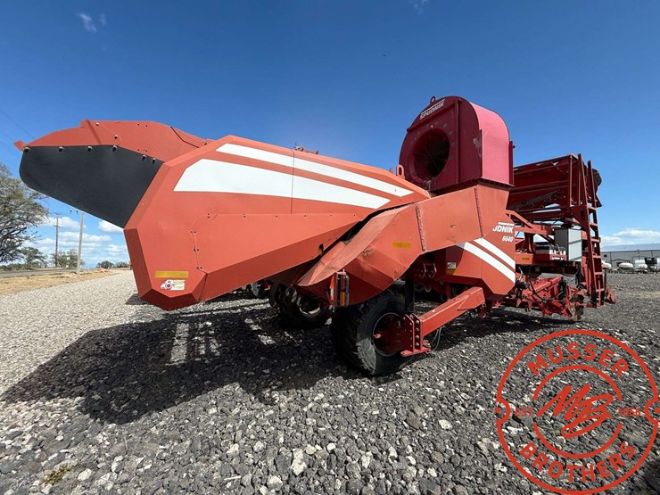 spudnik-6640-4-row-potato-harvester-image-3