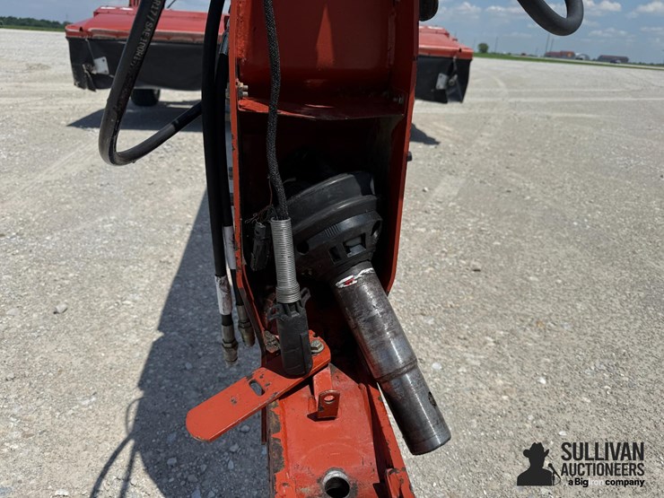 hesston-1345-image-10