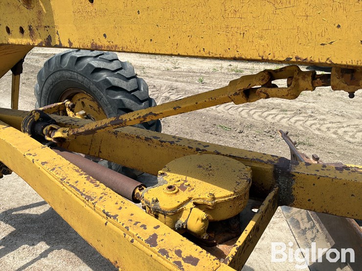 caterpillar-12-image-17