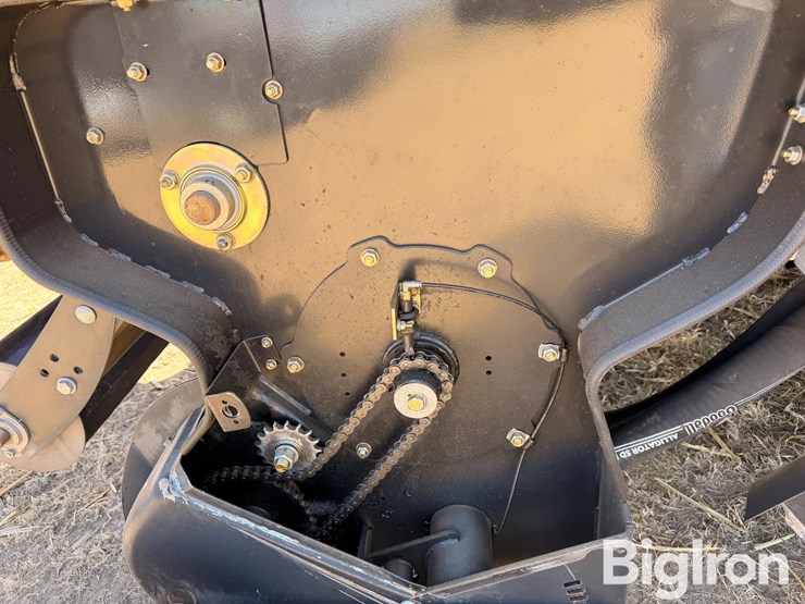 2014-case-ih-lb334-image-18