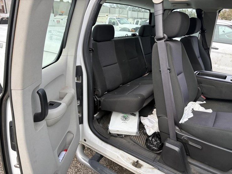 2012-gmc-2500hd-image-10