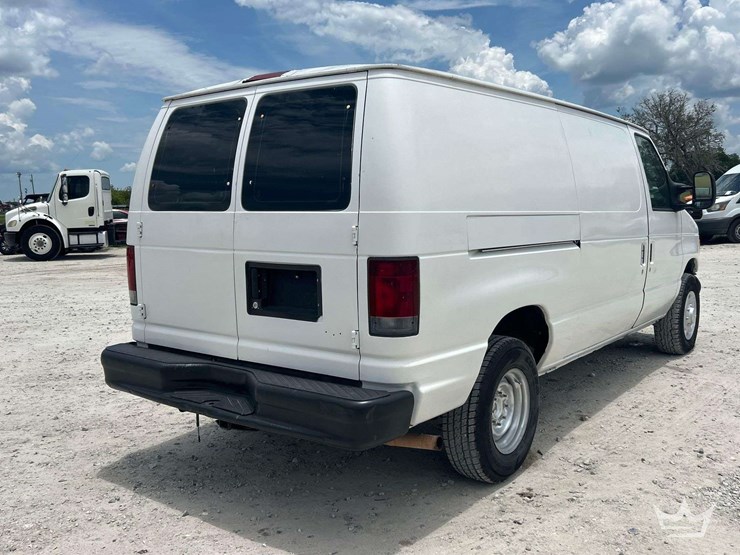 2007-ford-cargo-image-3
